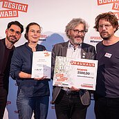 Social Design Award in Hamburg am 7.11.2022, Preisverleihung im SPIEGEL-Haus, v.li.: Moderator Philipp Löwe (DER SPIEGEL), Katharina Winter und Theobald Fuchs (Sieger Jurypreis  »Nürnberg-Fürther-Stadtkanal«), Friedrich von Borries (Jurymitglied)